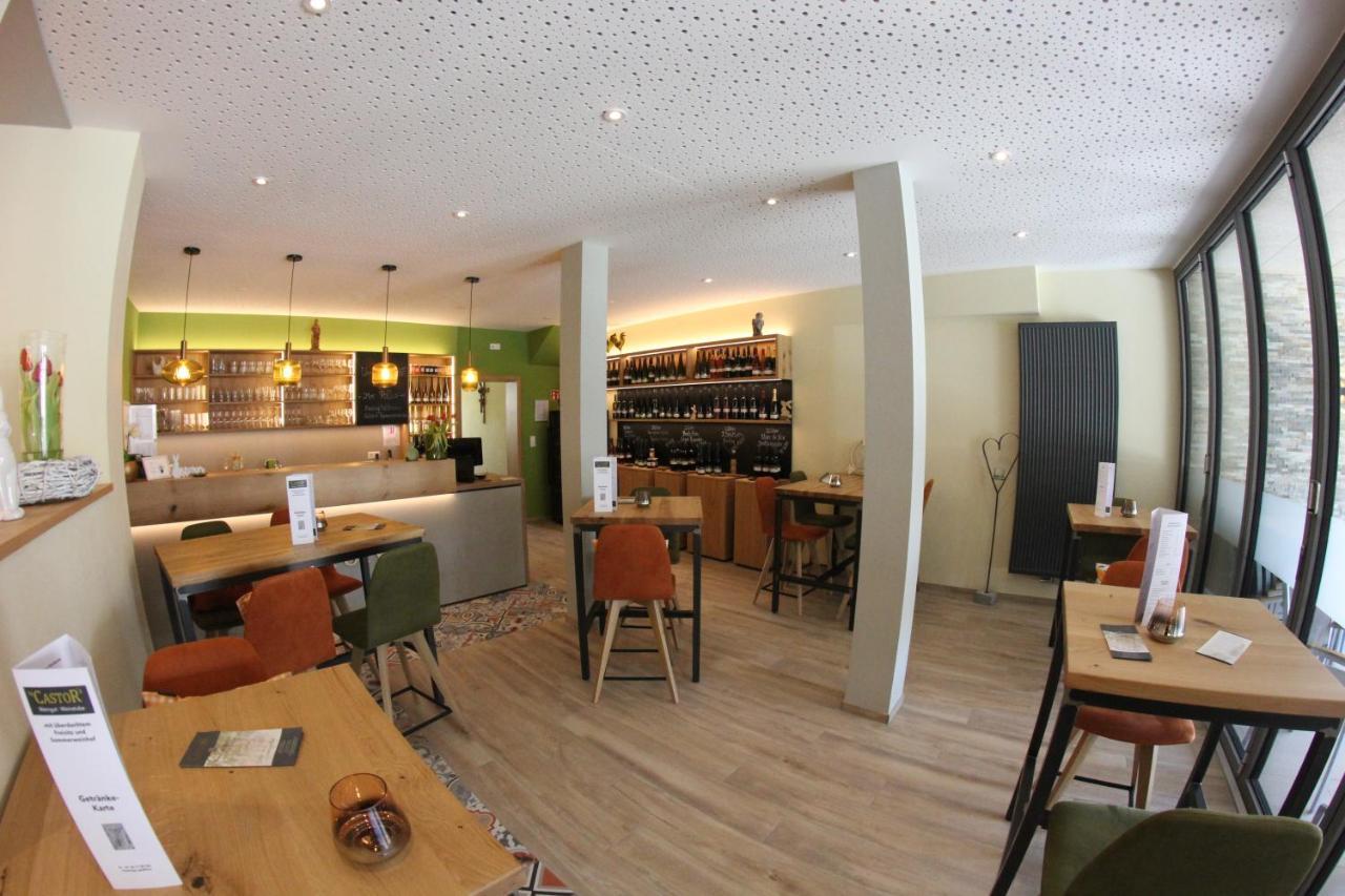 Weinstube Bycastors Hotel Treis-Karden Exterior foto